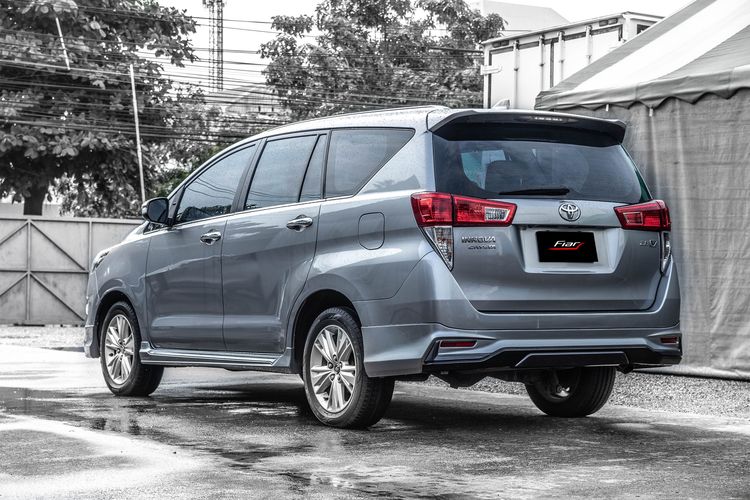 Tips & Trik Melepas Ban Serep Mobil Toyota Innova Reborn dengan Benar